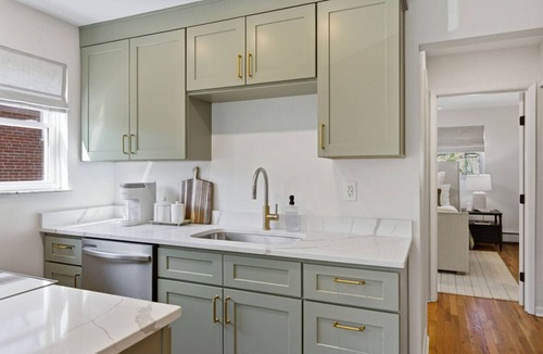 Hyde Park Apartment | Chic One Bed w/Parking | Hyde Park