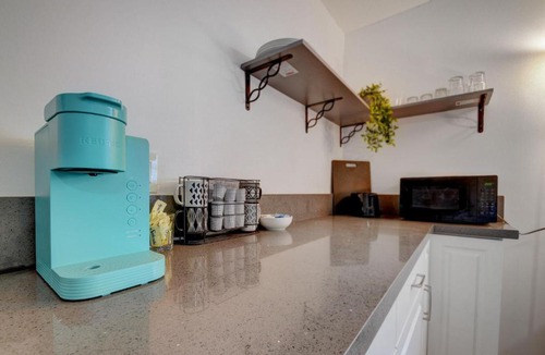 Boynton Beach House | Chic Paris Beach Getaway - 1mi to beach