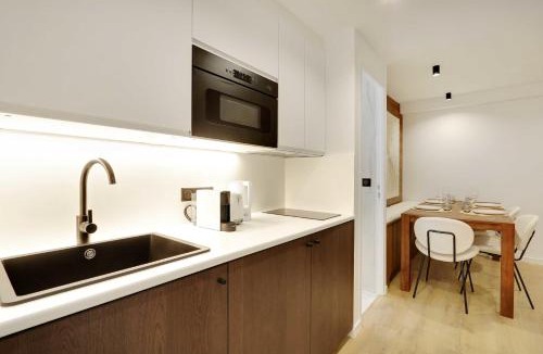 Quartier de la Porte-Saint-Denis Apartment | Chic Parisian Retreat 2-Bedroom Apartment in the Vibrant 10th Arrond