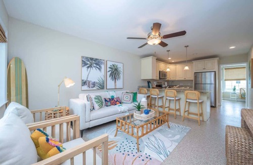 Sarasota Cottage | Chic Peaceful 3BD Cottage - Walk to Siesta!