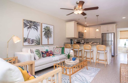 Sarasota Cottage | Chic Peaceful 3BD Cottage - Walk to Siesta!
