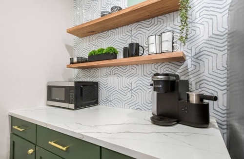 Frederick House | Chic, pets, walk to downtown