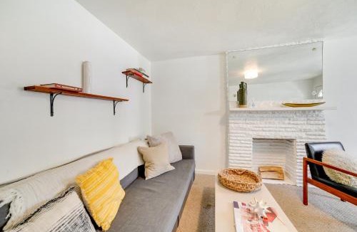 Millvale House | Chic Pittsburgh Townhome with Private Deck!