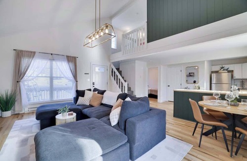 Tobyhanna House | Chic Pocono Escape | Hot Tub | Fire Pit | Pool