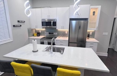 Livingston Apartment | Chic, quiet and comfy apartment.