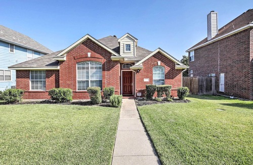 Plano House | Chic Ranch-Style Plano Home w/ Private Yard!