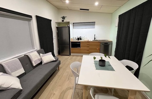 Lake Hayes Apartment | Chic & Relaxing Queenstown Stay