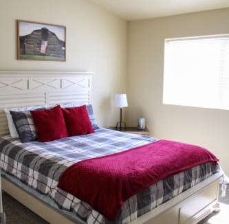 Sheridan House | Chic Residence Near DT Sheridan