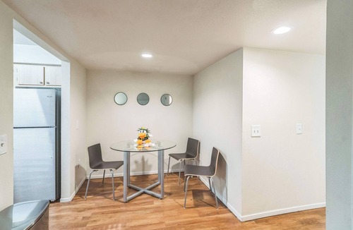 Harlow Apartment | Chic Retreat 2 Miles from Downtown