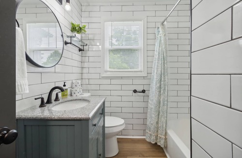 Merry Oaks House | Chic Retreat Near Downtown Nashville