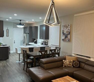 Roseland Apartment | Chic Retreat