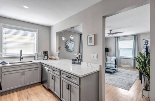 Southbank Apartment | Chic Riverfront Apartment in Downtown San Marco