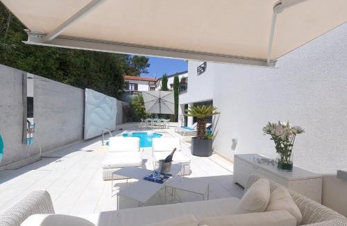 Rovinj Villa | Chic Rovinj Villa 4 Bedrooms Villa Istrian Star Close To Centre