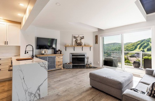 Saint-Sauveur Condo | Chic Saint-Sauveur ski-view condo with panoramic views!
