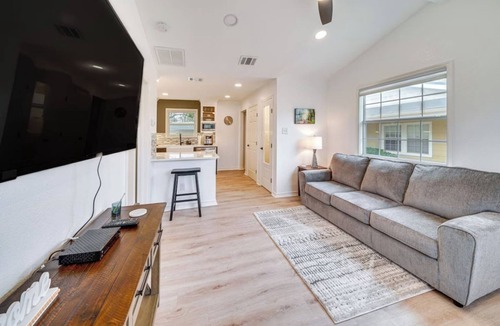 Northwest Los Angeles Heights House | Chic San Antonio Cottage: 5 Miles to Downtown