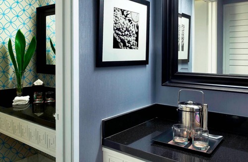 Ocean Park Hotel | Chic Santa Monica Retreat Perfect for Beach Getaways - Poolside Fun!