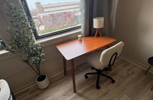 Downtown Cleveland Apartment | Chic Serenity Loft/Fast Wi-Fi Walkable