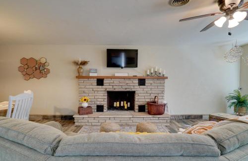 Tyrone House | Chic Silver City Getaway w/Patio + Gas Grill