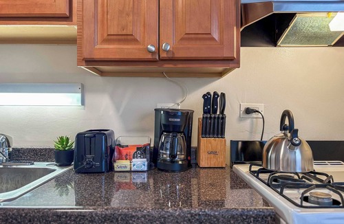 Skokie Apartment | Chic Skokie Retreat - 1BR Unit in Skokie