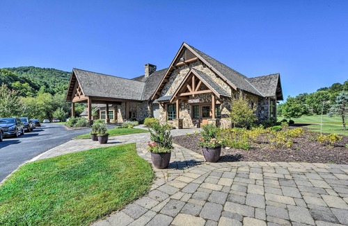 Sky Valley Cabin | Chic Sky Valley A-Frame Cabin w/Pool Access!