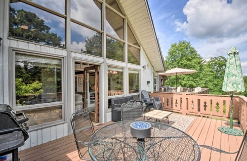 Sky Valley Cabin | Chic Sky Valley A-Frame Cabin w/Pool Access!