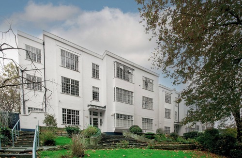 Streatham Hill Apartment | Chic & Spacious 2 double bed flat in Tulse Hill