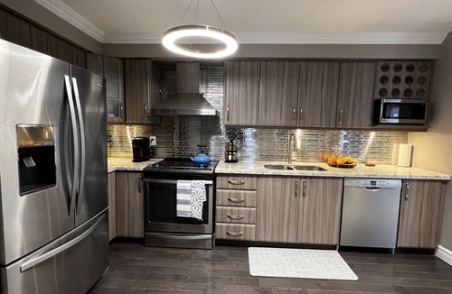 Unionville House | Chic Spacious 3BR Renovated House Central Markham