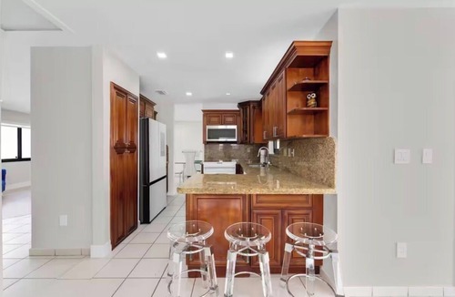 Tamiami House | Chic& spacious Miami home