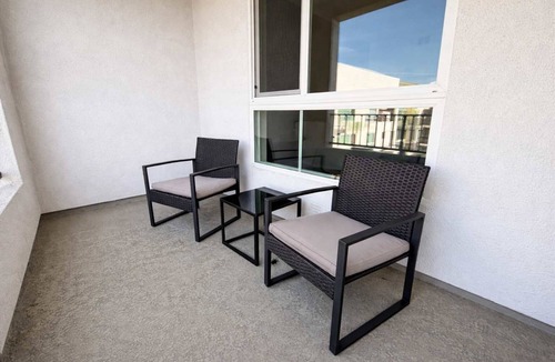 Lyon Street Apartment | Chic Stay 10Min to Disneyland w/Pool,Gym & Parking