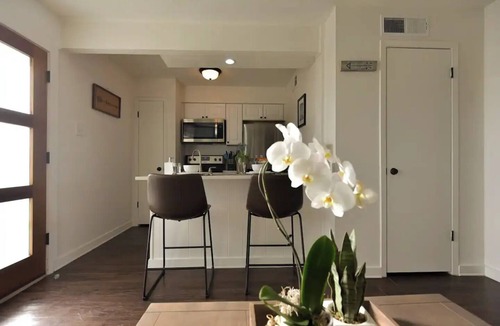 Dallas Apartment | Chic Stay 302, Toluca 98nn