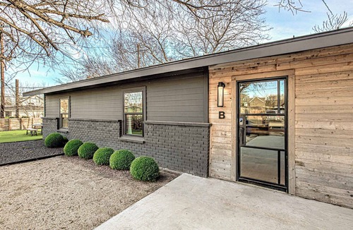 MLK House | Chic Stay for 8, Mins to 6th St & Downtown!