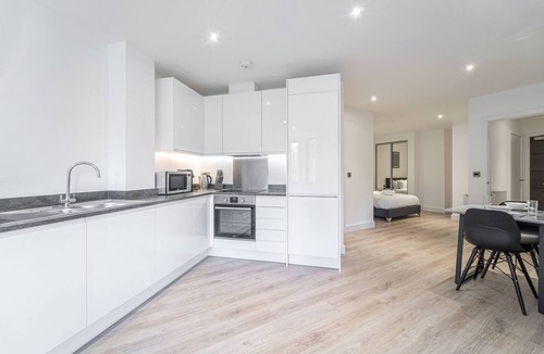 Barnt Green Apartment | Chic Studio in Solihull Centre, NEC