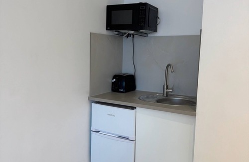 Heston Apartment | Chic Studio Living