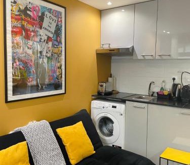 Saint-Merri Apartment | Chic studio Marais Paris centre