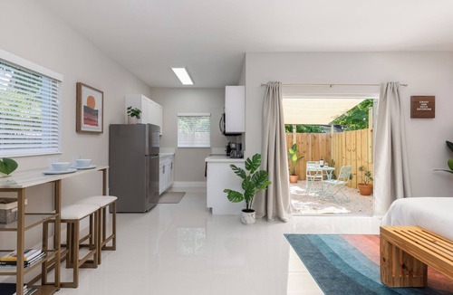 Buena Vista Apartment | Chic Studio - Near Everything Trendy