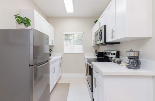 Buena Vista Apartment | Chic Studio - Near Everything Trendy
