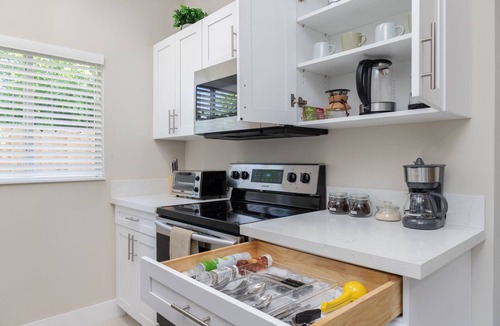 Buena Vista Apartment | Chic Studio - Near Everything Trendy