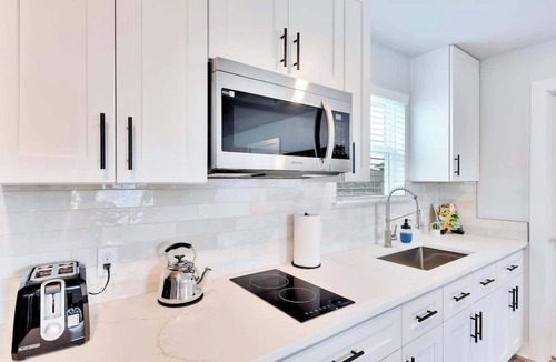 Kyle Apartment | Chic Studio Near TXST University