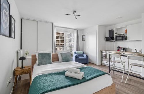 Bondy Apartment | Chic studio neuf près de Paris