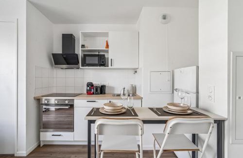 Bondy Apartment | Chic studio neuf près de Paris