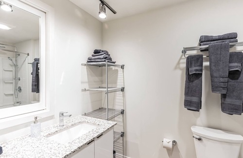 Gateway District Apartment | Chic Studio on Euclid Ave—Walk to Local Hotspots