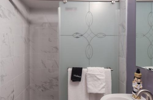 Seabrook Apartment | Chic Studio Retreat - Close to DC & Top Attractions