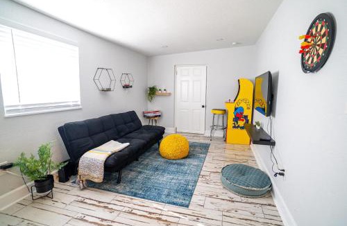 Carver City - Lincoln Gardens House | Chic & Stylish Central location