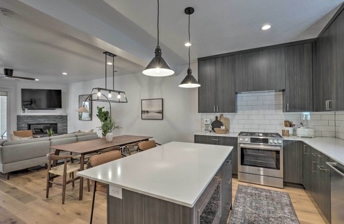 Central Business District Apartment | Chic & Sunny Provo Townhome w/Rooftop Deck!