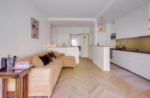 Quartier de la Chapelle Apartment | Chic & Terrasse Privée à Paris