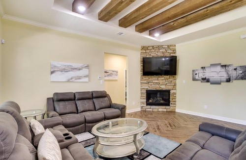 Tomball House | Chic Texas Abode w/Patio & Fenced-In Yard!