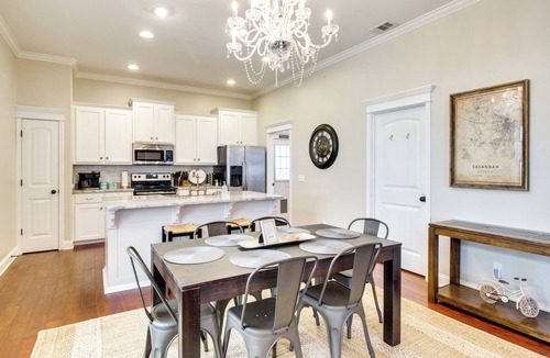 Thomas Square House | Chic Thomas Square Home in Walkable Location!