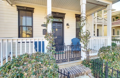 Baldwin Park Cottage | Chic Thomas Square Home in Walkable Location!