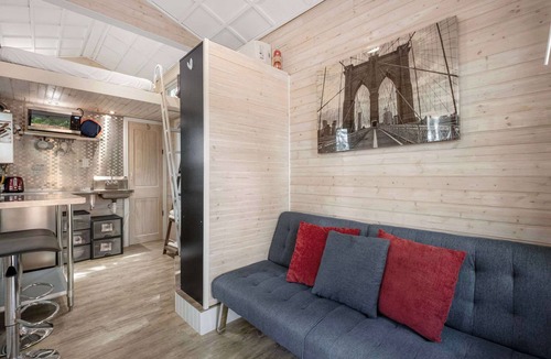 Roswell Cabin | Chic Tiny Cabin | Modern and Cozy Retreat for Two