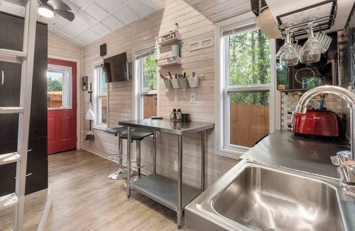 Roswell Cabin | Chic Tiny Cabin | Modern and Cozy Retreat for Two